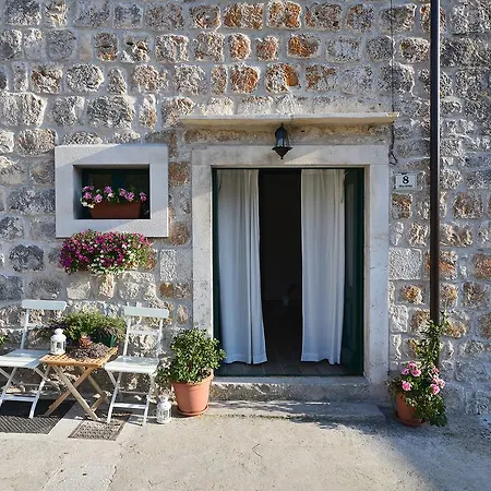 看姆潘内尔公寓和客房旅馆 3*