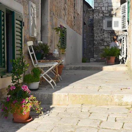 招待所 看姆潘内尔公寓和客房旅馆 3*