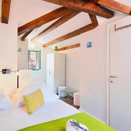 看姆潘内尔公寓和客房旅馆 赫瓦尔