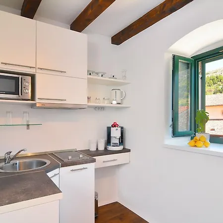 看姆潘内尔公寓和客房旅馆